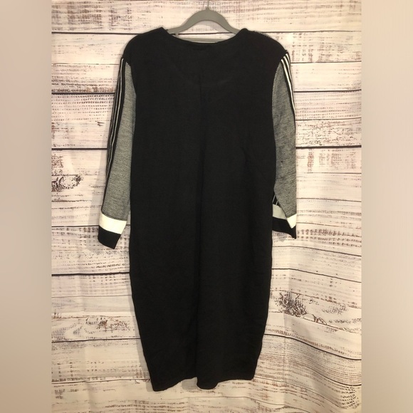 VENUS Black and White 3/4 Sleeve Scoop Neck Sweater Dress - Picture 9 of 14